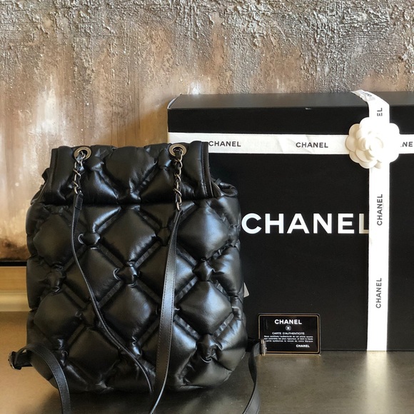 CHANEL BACKPACK - Picture 2 of 8